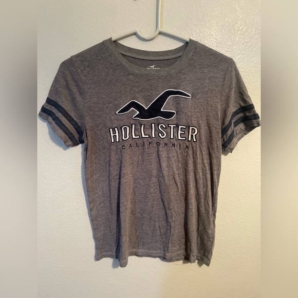 Hollister Tops - Hollister short sleeve shirt